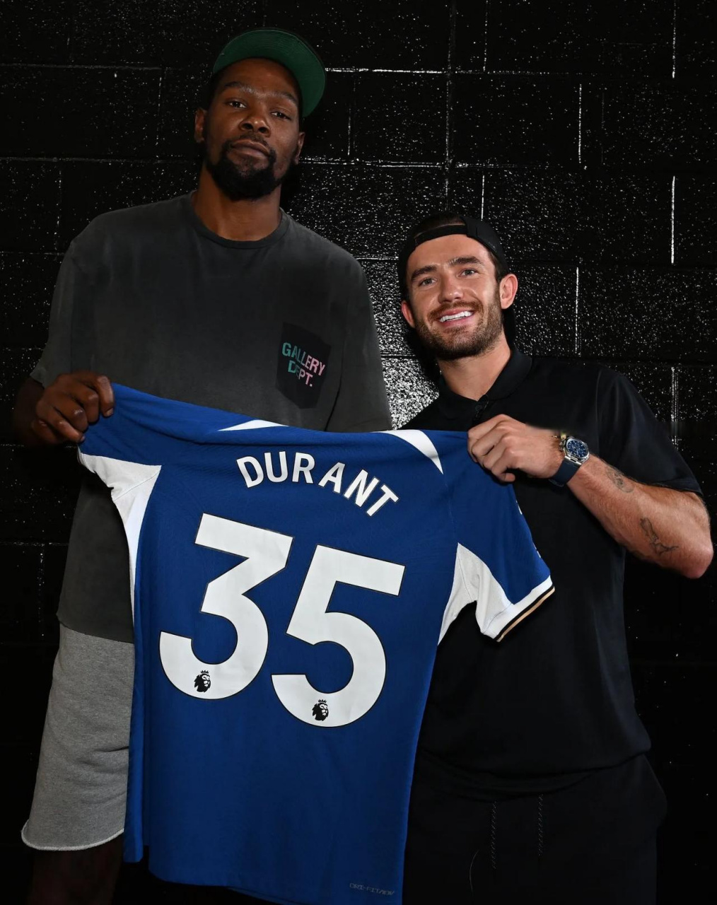 AYX-杜兰特连续五场比赛得分超过惊险取胜，切尔西挑战极限！的简单介绍