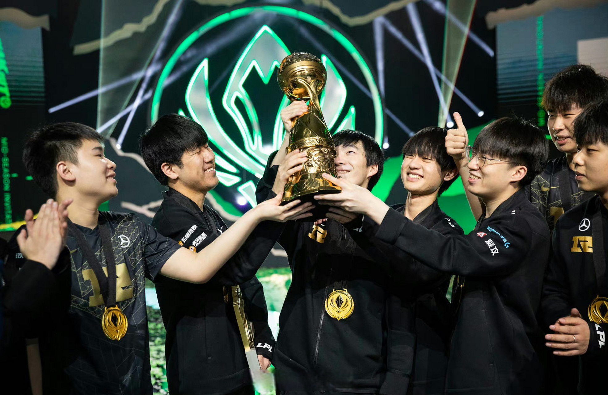 AYX-Scout巅峰对决，Ming与80激战RNG分钟，比分优势明显胜负难料！的简单介绍