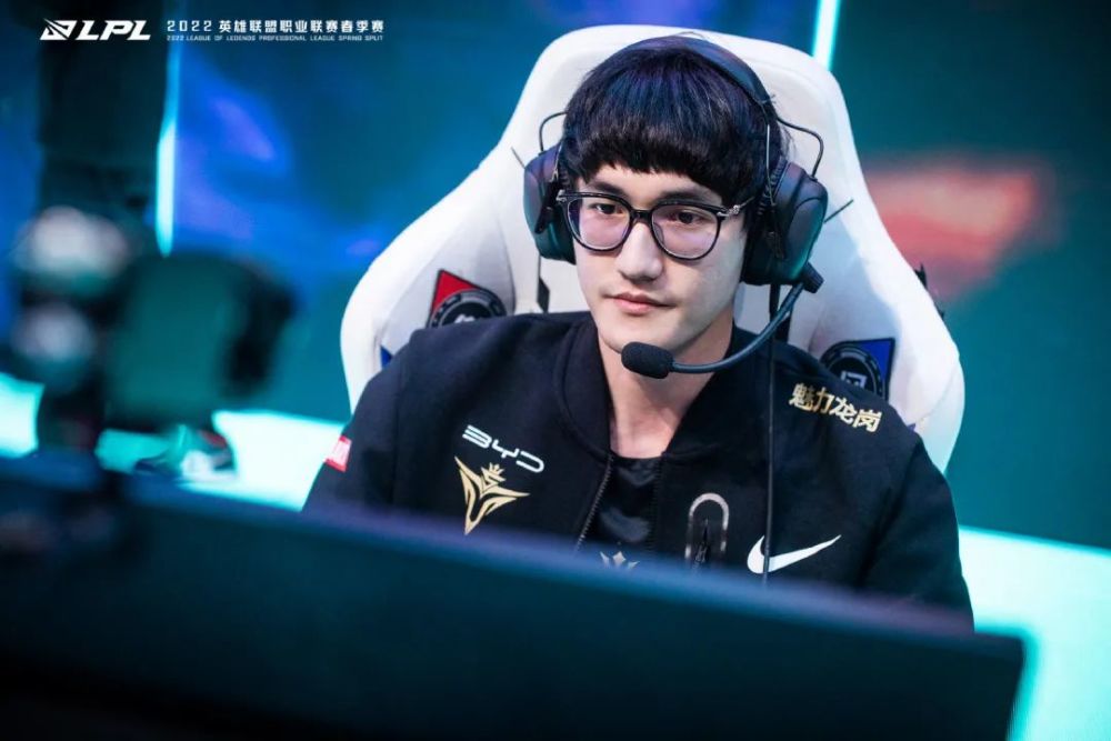 爱游戏体育-Rookie爆冷击败尤文图斯，势不可挡引爆全场！的简单介绍