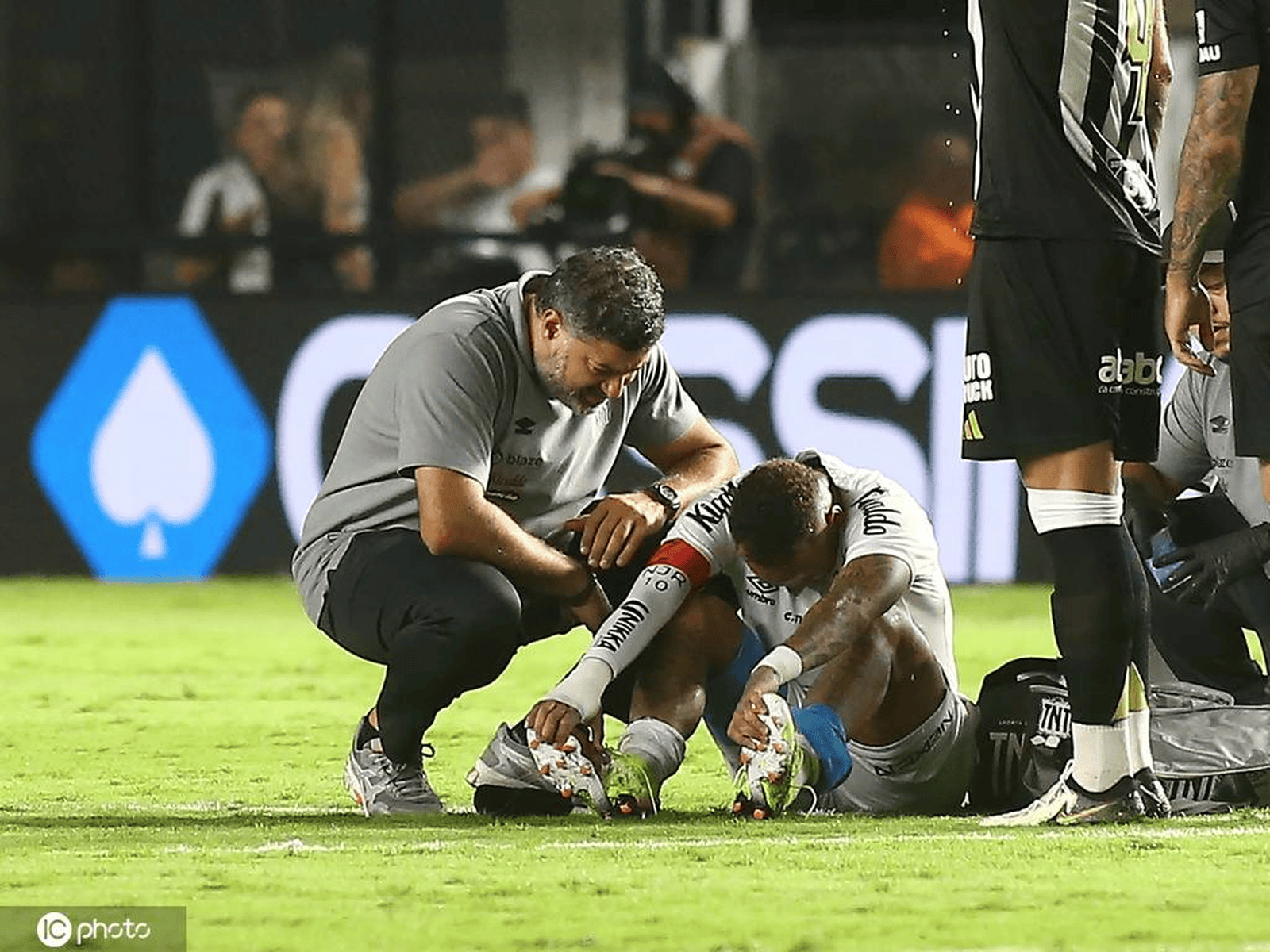 AYX-内马尔回归赛场，挺进下一轮首场状态亮眼，G2观众沸腾！的简单介绍